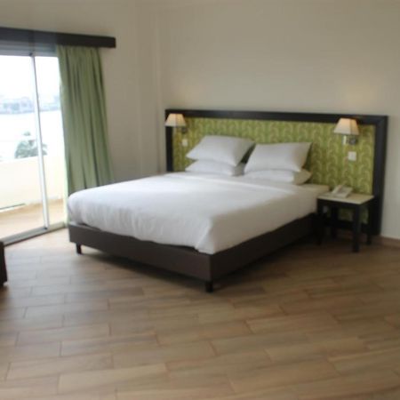 Le Grand Hotel D'Abidjan Exteriör bild
